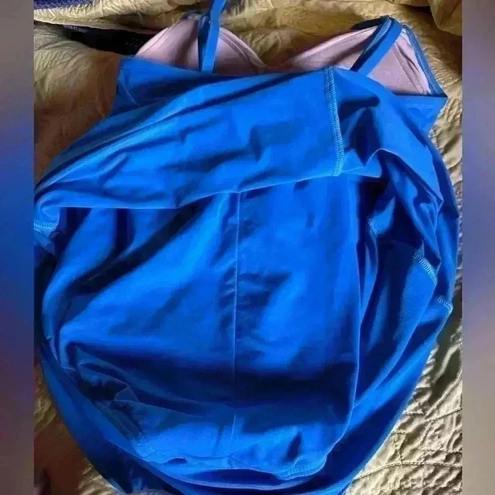 Lands End 6L blue swim dress. Adj straps, full suit under dress. Lined. EUC.